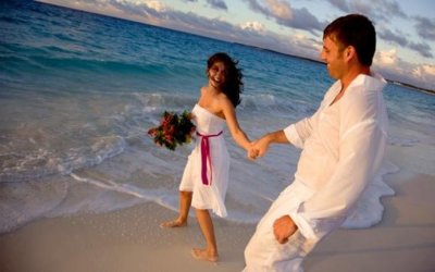 Куда поехать в августе в свадебное путешествие? Где райское место для молодоженев