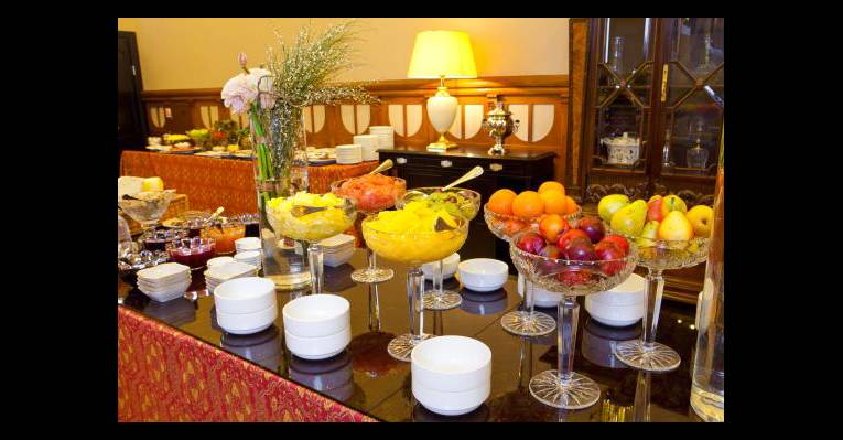 Воскресный бранч метрополь. Бранч метрополь в москве. Метрополь 2022 москва. Метрополь бранч. Бранч в метрополе.